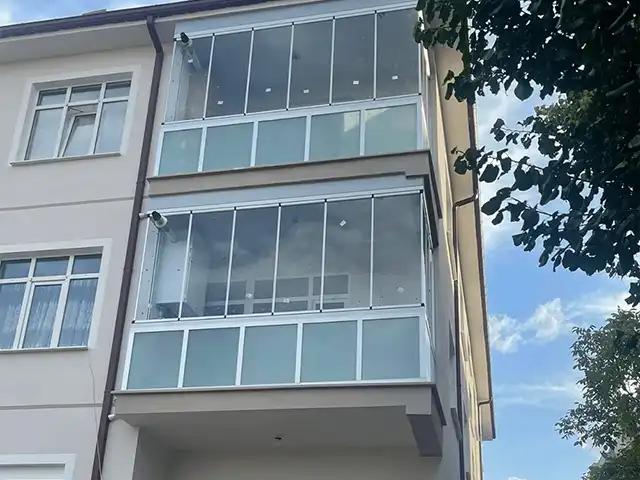 hadim de vermiş olduğumuz cam balkon hizmetinin dış cepheden görseli