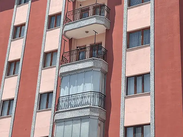 kulu da cam balkon hizmeti verdiğimiz müşterimizin dış cepheden görseli