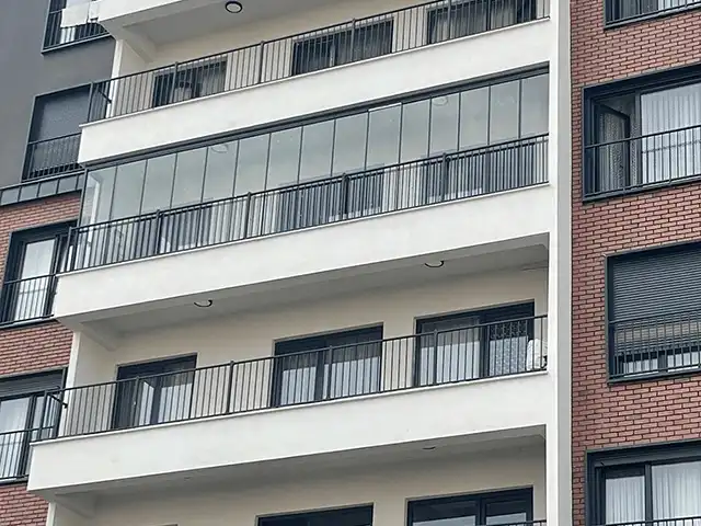 meram da vermiş olduğumuz plise perde hizmetimizin dış cepheden görseli