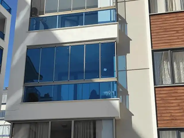tuzlukçu da vermiş olduğumuz cam balkon hizmetinin dış cepheden görseli